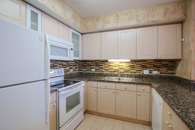 Building Photo - 512 N McClurg Ct