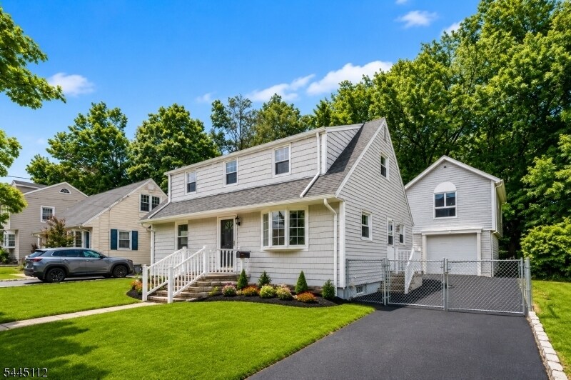 Foto del edificio - 18 Farmingdale Ave