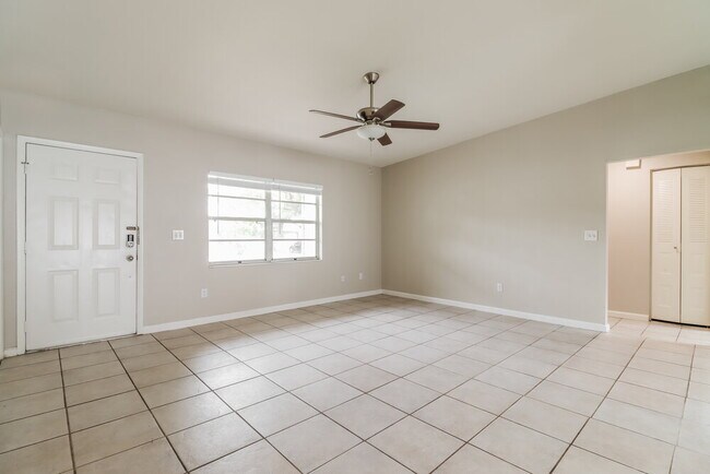 Foto del edificio - 912 Axlewood Cir