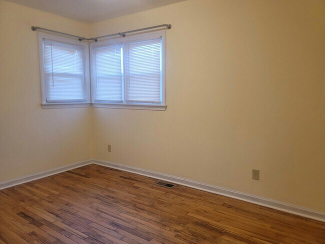 Foto del edificio - 5733 E Skinner St