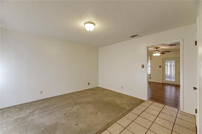 Building Photo - 8424 Jamestown Dr