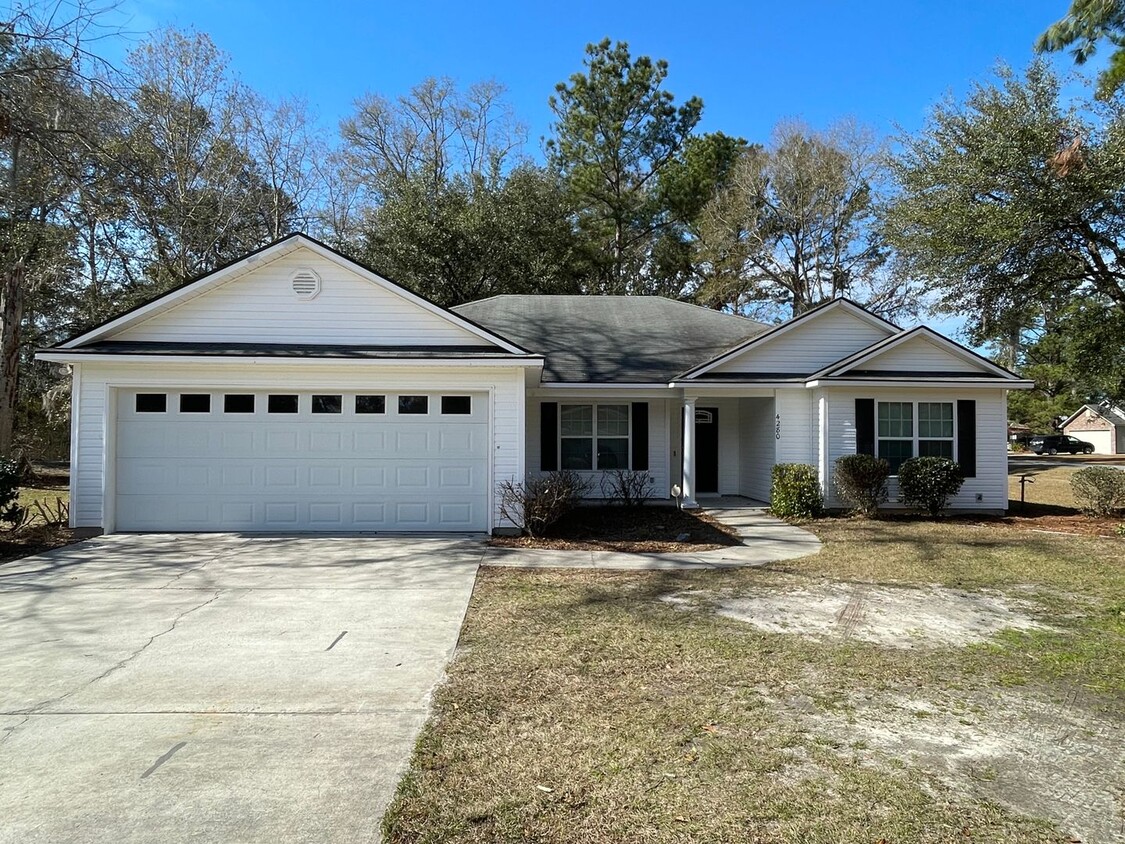 Foto principal - 3 Bedroom/2 Bath Home in Lowndes County.