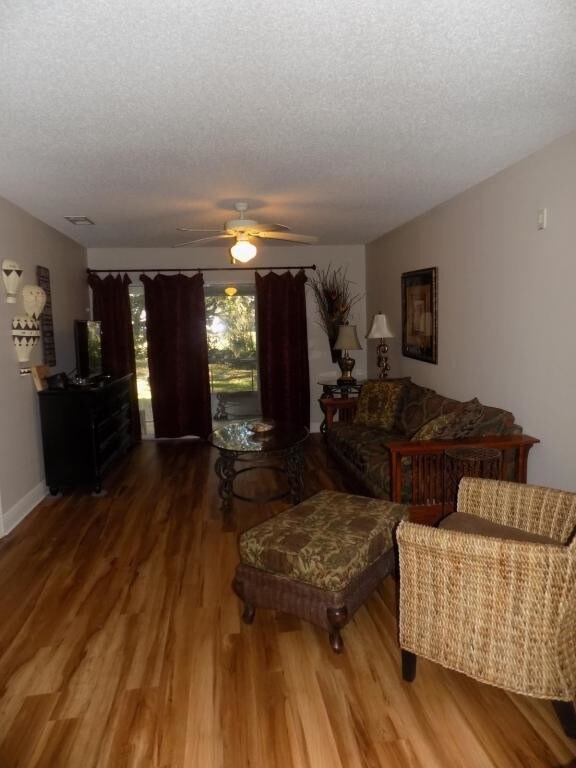 Foto del edificio - 4274 Calinda Ln