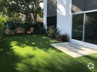 Foto principal - 4020 Midland St