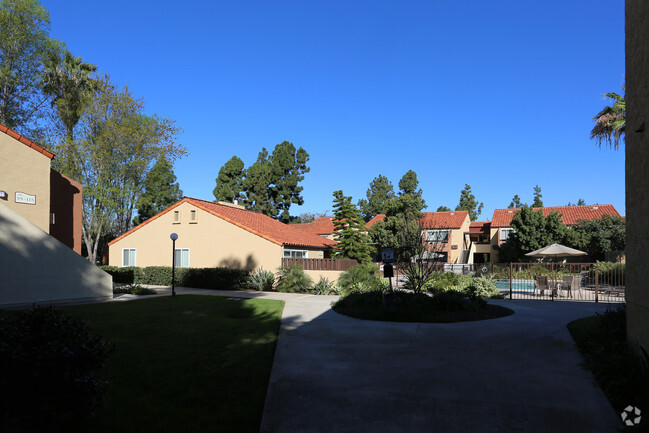 Foto del edificio - Alta Vista Apartments