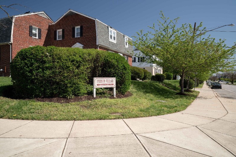 Primary Photo - 2526 Iverson St
