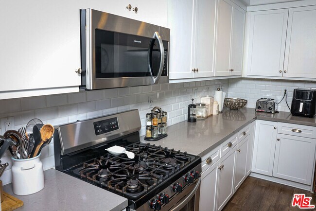 Foto del edificio - 15158 Rachel Ln