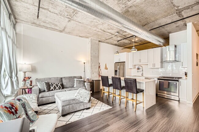 Foto del edificio - 50 E 16th St