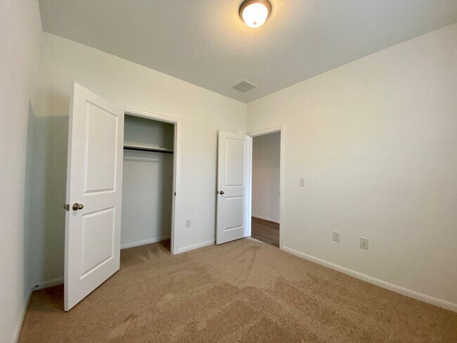 Foto del edificio - Stunning 4/2 Brand New Home in Kyle!