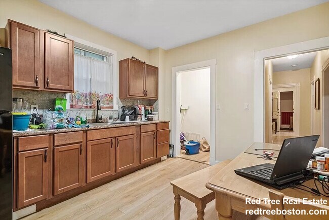 Foto del edificio - 26 Weld Hill St