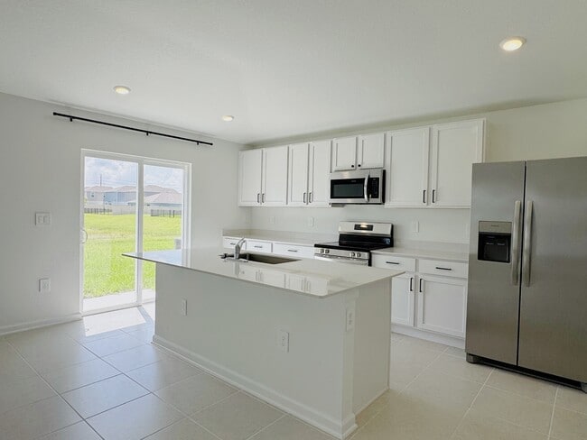 Building Photo - 3079 Totem Rd