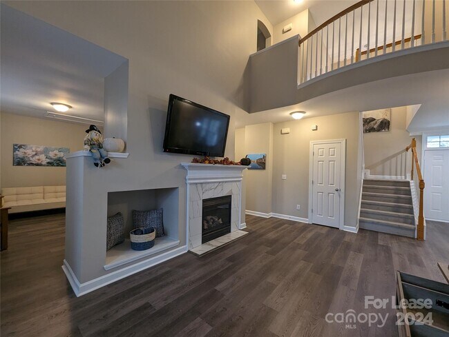 Foto del edificio - 141 Poplar Woods Dr