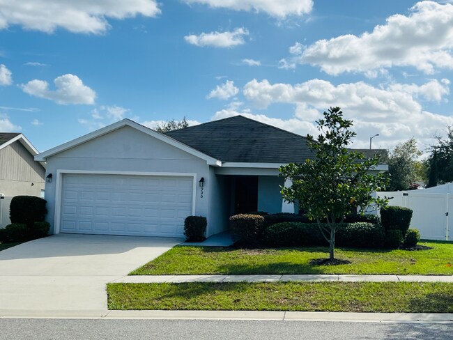 Foto del edificio - 900 Kingfisher Dr