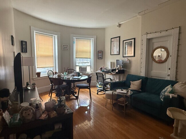 Foto del edificio - 1477 Beacon St