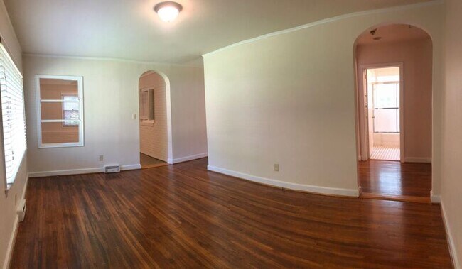 Building Photo - 3327 Auburn Ave