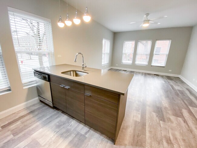 Foto del edificio - 2236 W Byron St