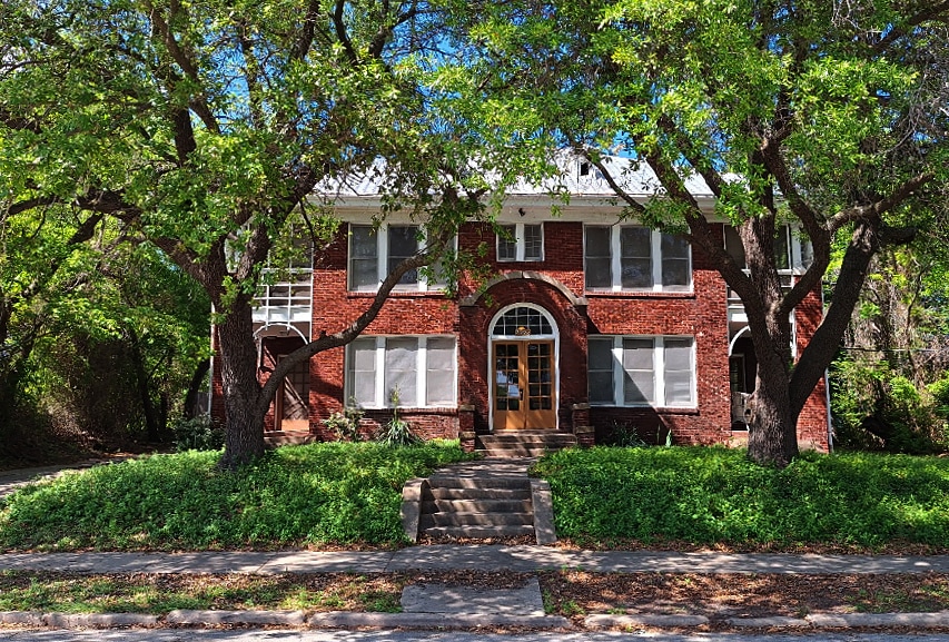 Apartamento de 4 unidades en el distrito histórico de Lee Washington - 3228 Washington St