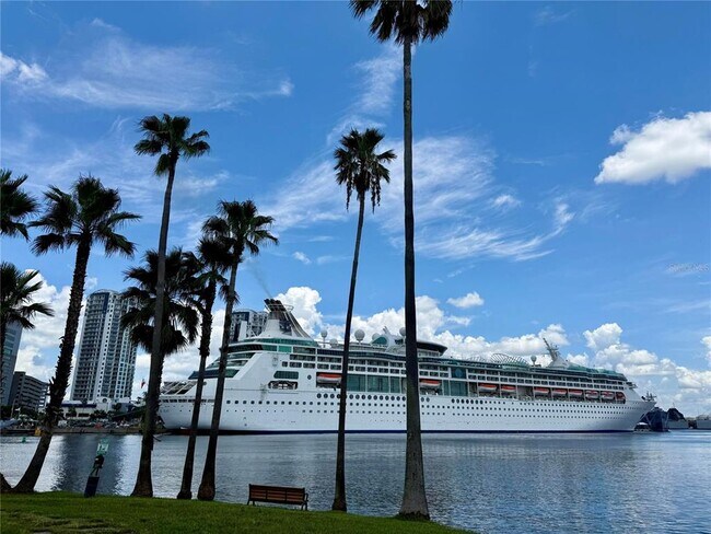 Foto del edificio - 727 Cruise View Dr