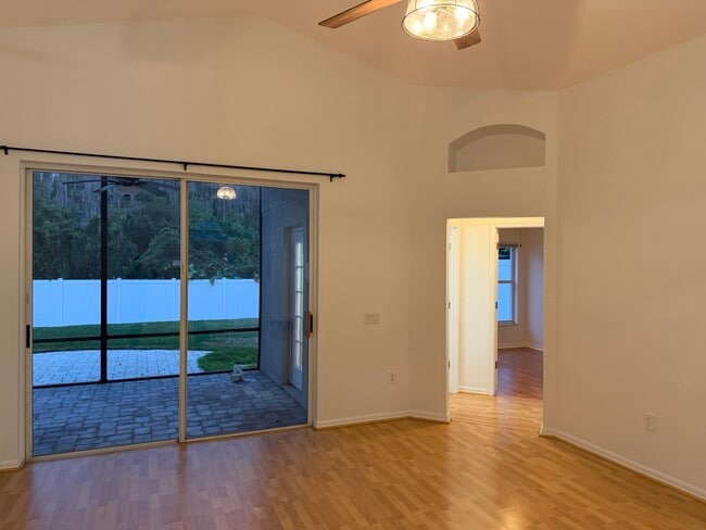 Building Photo - 30643 Tremont Dr