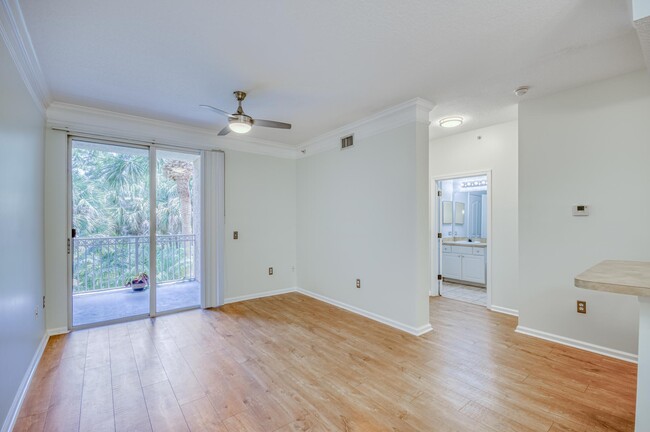Foto del edificio - 2206 Myrtlewood Cir E