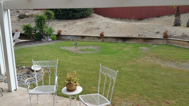 Foto del edificio - Beautiful Bonita Home, 4 Bedrooms, 2.5 Baths, 3 Car Garage, Pool!