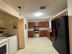 Foto del edificio - 9649 Riverside Dr