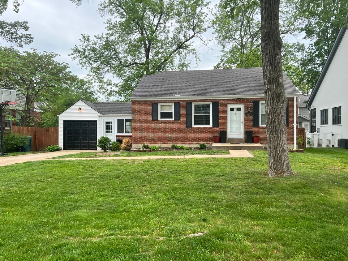 Foto principal - 320 Fairway Ln