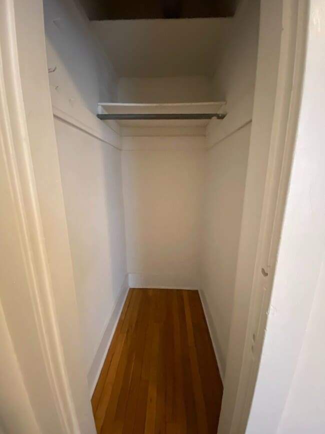 Building Photo - Spacious One Bedroom on the Northside