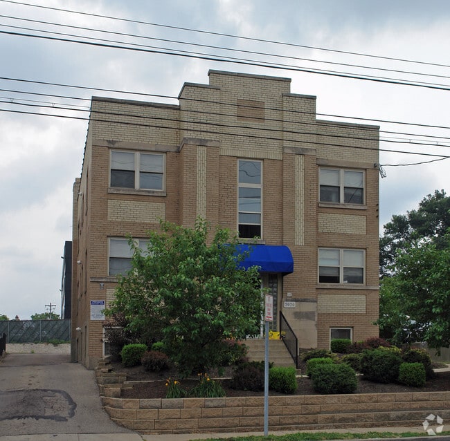 Building Photo - 2920-2928 Burnet Ave