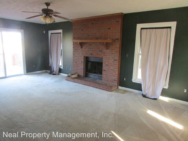 Foto del edificio - 6900 Twin Creek Ct