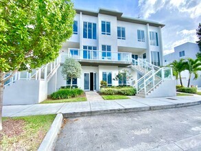 Building Photo - 6415 NW 102nd Path
