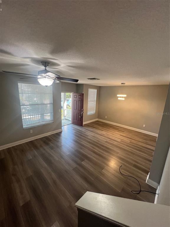 Building Photo - 1547 Deer Tree Ln