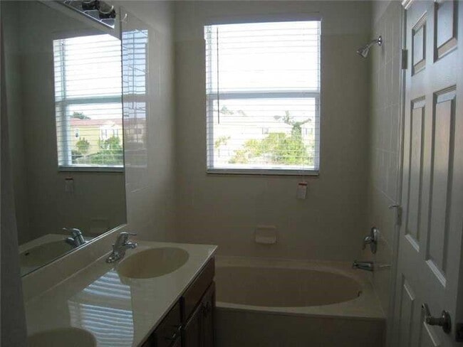 Building Photo - 786 Pipers Cay Dr