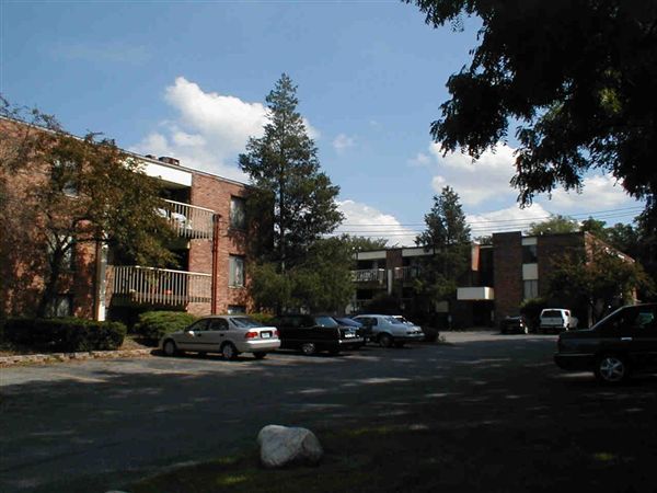 Building Photo - 2041 Jackson Ave