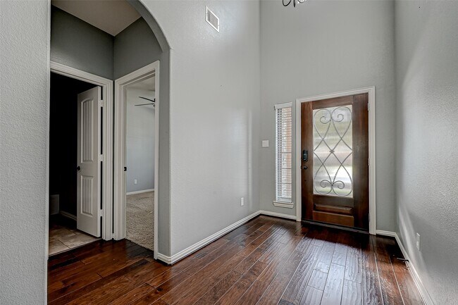 Foto del edificio - 17243 Lowell Lake Ln