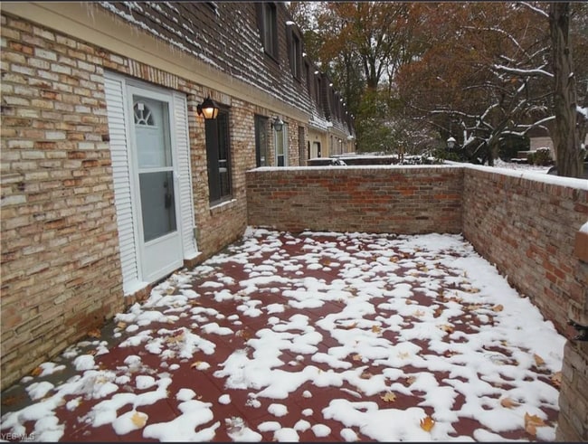 Foto del edificio - 1651 Mentor Ave