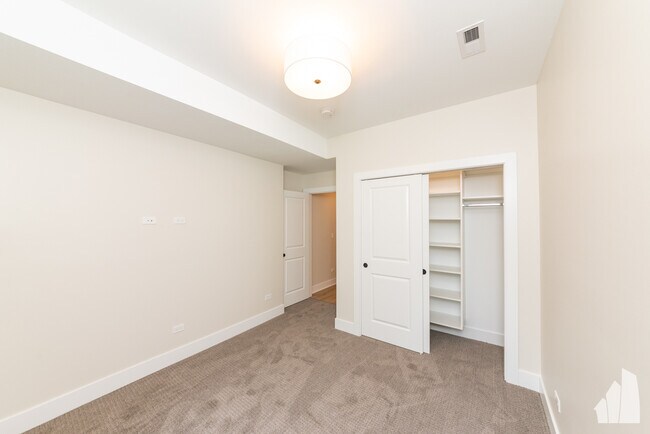 Foto del edificio - 2019 W Ainslie St