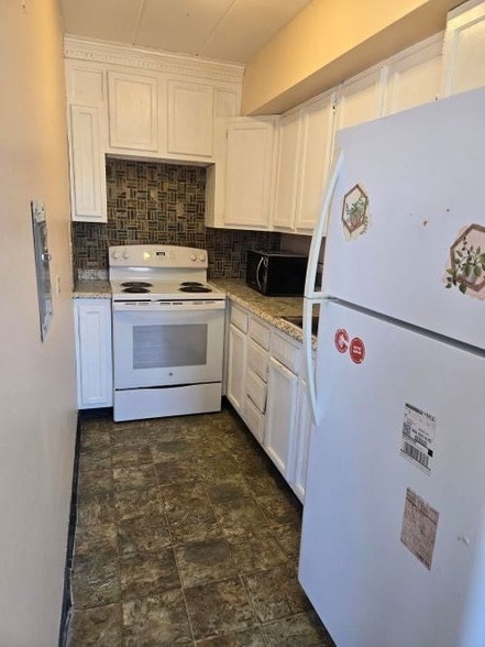 Building Photo - 6160 N Damen Ave