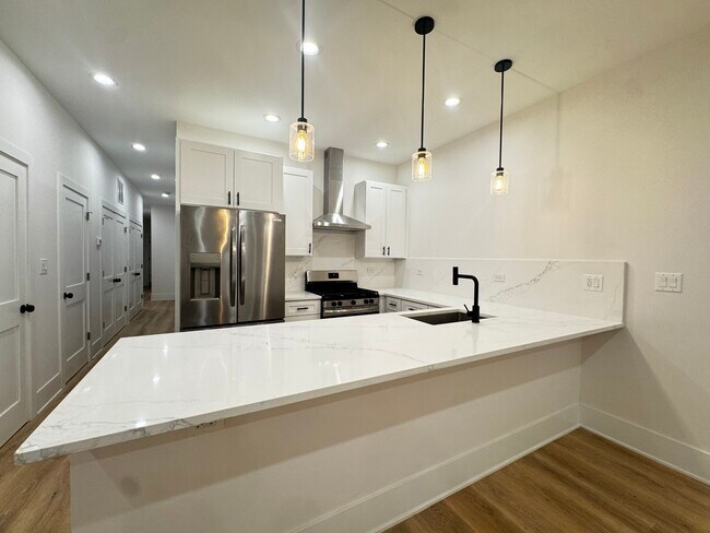 Foto del edificio - 2425 W Cortez St