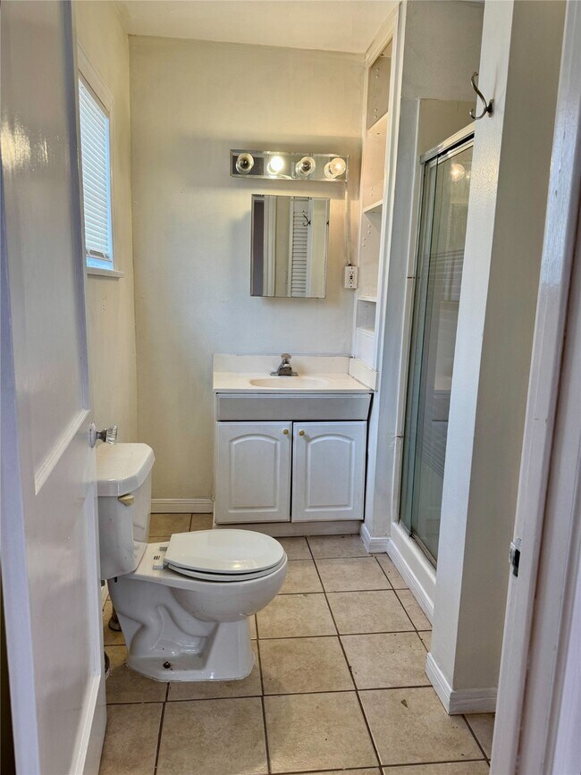 Foto del edificio - 2218 1/2 Chapman St