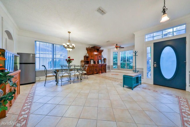 Building Photo - 10527 Hampton Landing Dr S