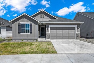Building Photo - 2662 W Balboa Dr