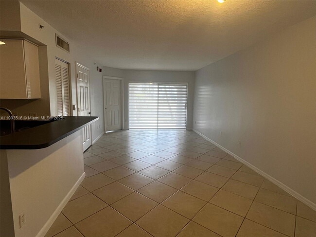 Foto del edificio - 9650 NW 2nd St