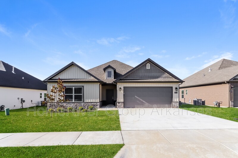 1011 Pebble Pass, Centerton, AR 72719 House for Rent in Centerton, AR