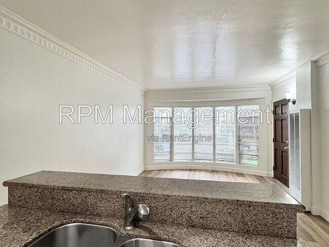 Foto del edificio - 1041 1/4 South Norton Avenue