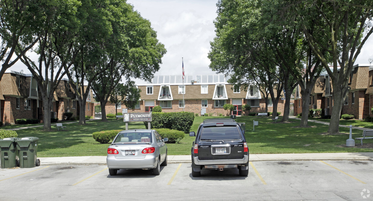 Primary Photo - Plymouth Apartments