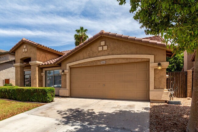 Building Photo - 5 Bedroom home in Chandler
