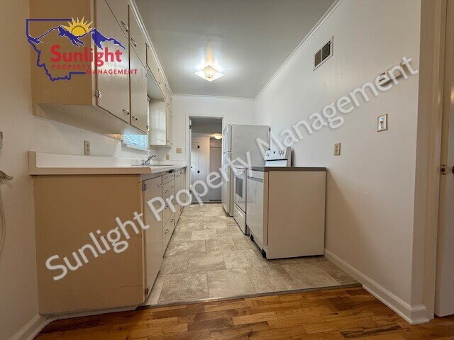 Foto del edificio - 504 W First St