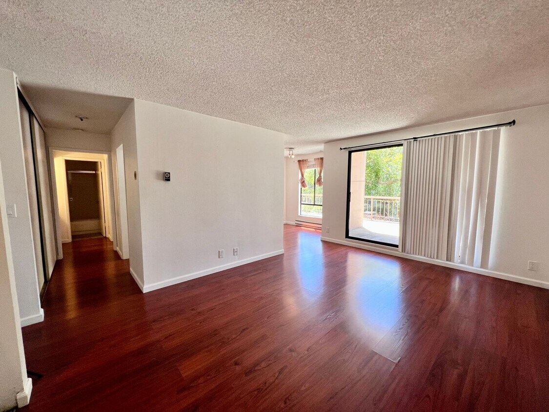 Foto principal - Bright 1/1 with an extra large patio, park...