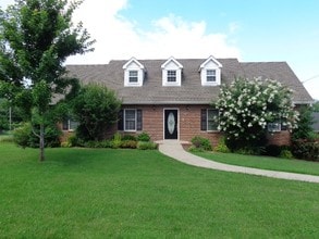 Building Photo - 406 Williamsport Dr